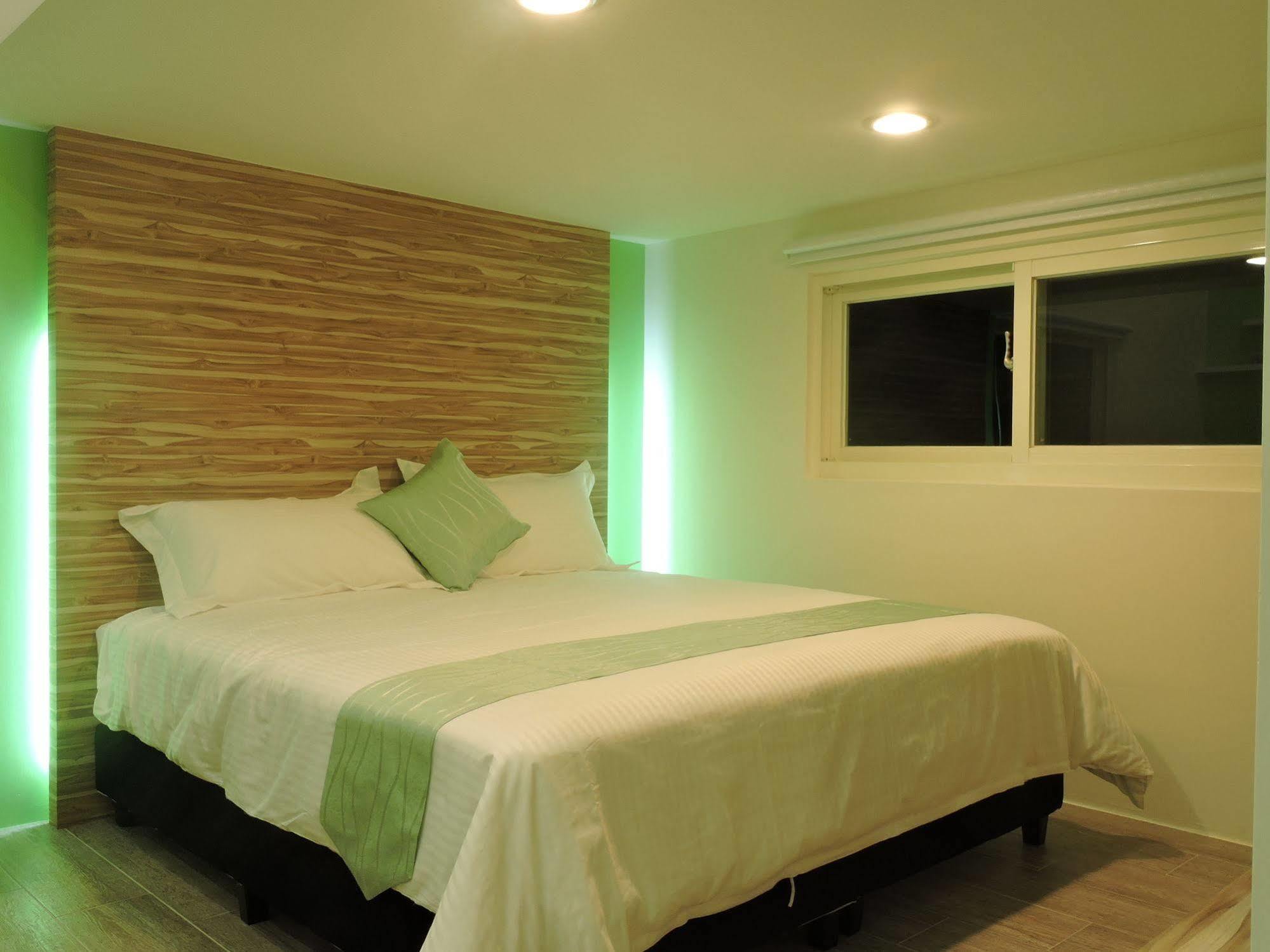 Cape Eluanbi Tiffany Homestay מראה חיצוני תמונה