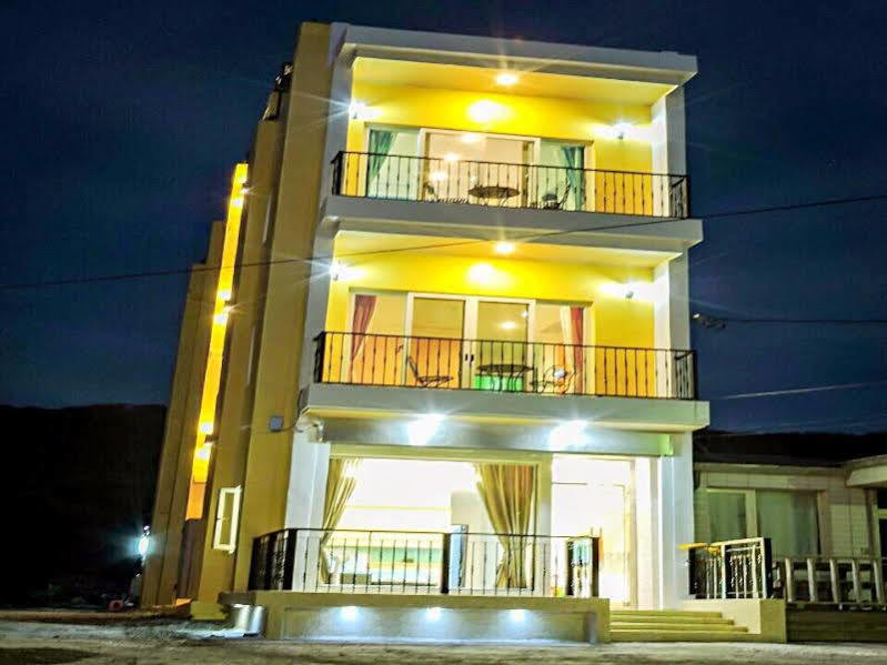 Cape Eluanbi Tiffany Homestay מראה חיצוני תמונה